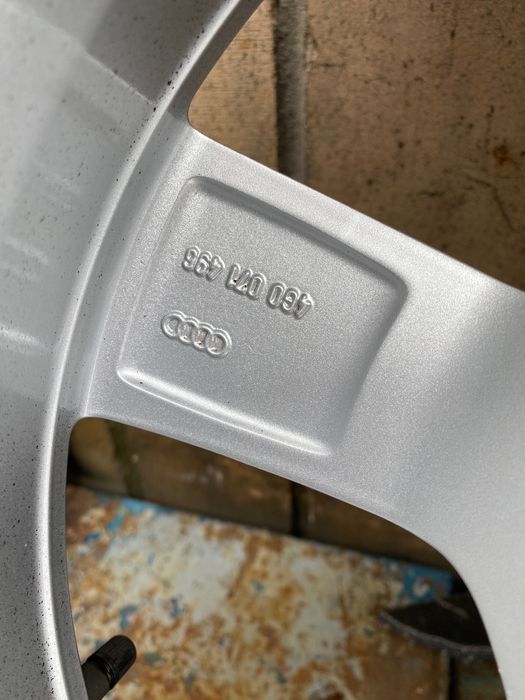 Оригинальные  диски Audi A6 R16 ориг. номер 4G0 071 496