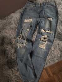 Jasne jeansy River Island z dziurami