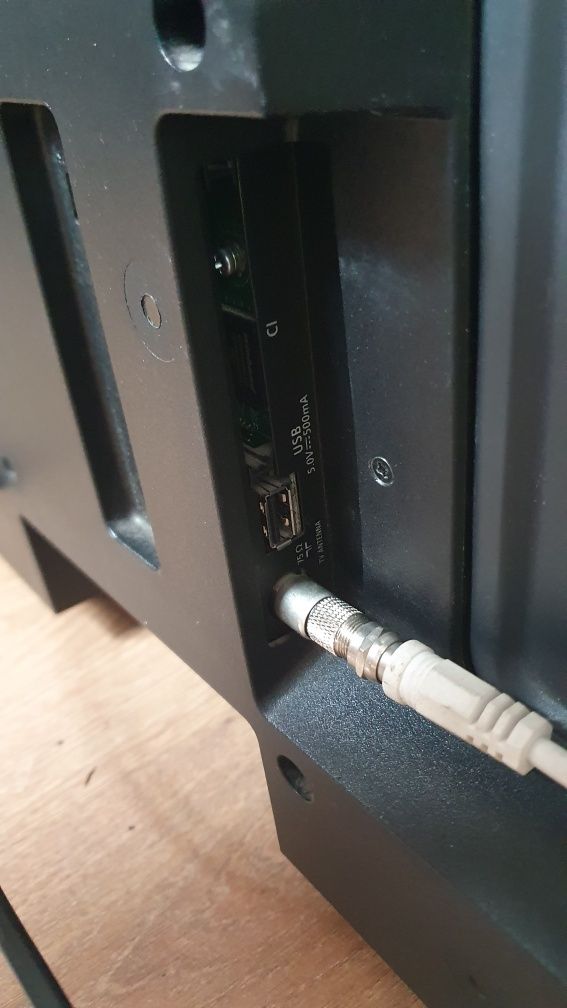 Telewizor Philips 32 cale dvbt 2 z pilotem
