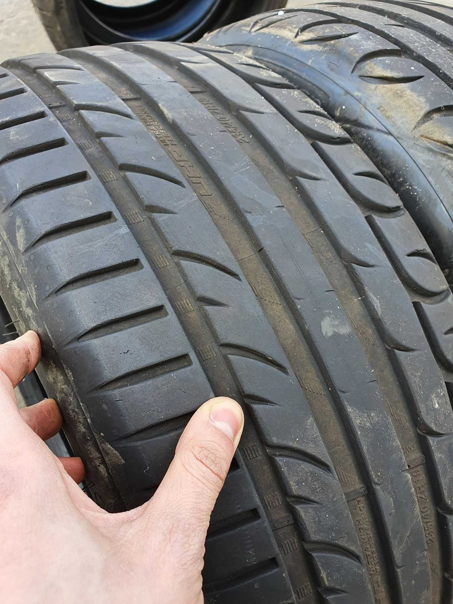 2x Opony Kormoran UHP - 235/40 R19 (96Y)