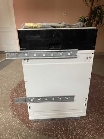 Electrolux ESL 46010 вбудована посудомийна машина