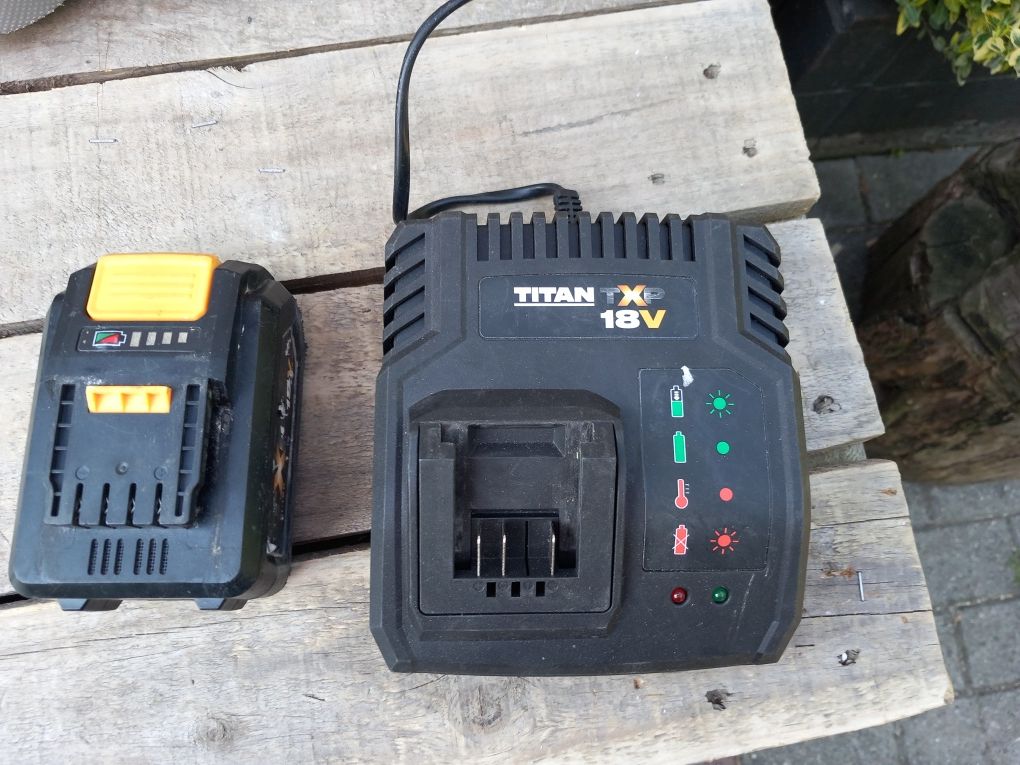 Młotowiertarka akumulatorowa Titan TTI871SDS SDS Plus 18V 5.0Ah