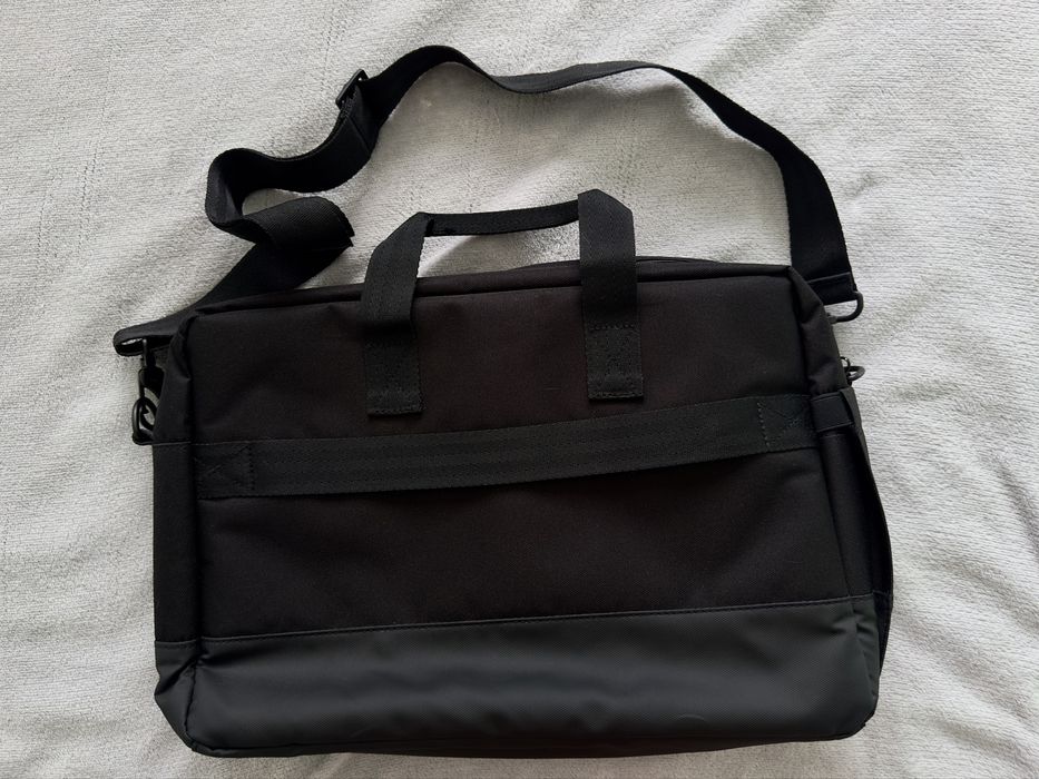 Czarna torba na ramię na laptop Johnny Urban Hapag-Lloyd Edition