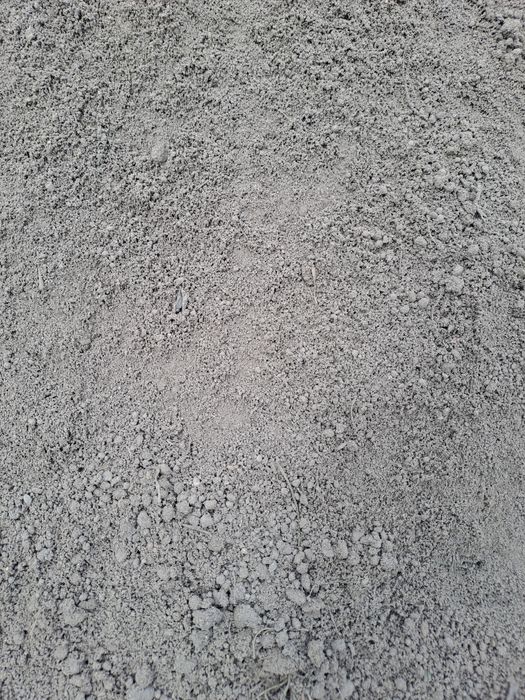 Ziemia ogrodowa, przesiewana pod trawnik