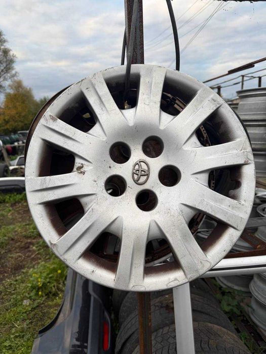 Ковпаки R16 4шт Toyota Avensis T27 оригінал