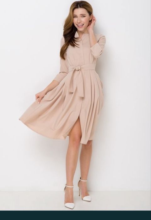 Плаття з пишною спідницею