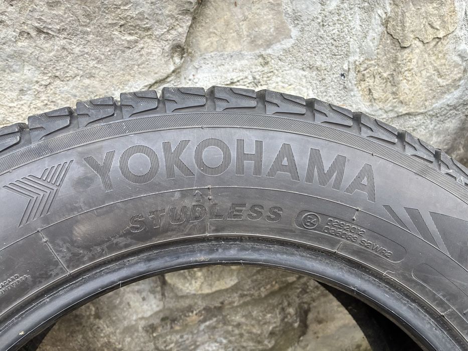 Зимові шини 225х65х17. Б/У. Yokohama.