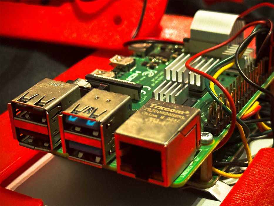 Raspberry Pi 4B 8GB + ekran dotykowy 7” + akcesoria