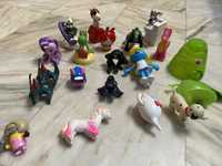 Lote de bonecos e figuras