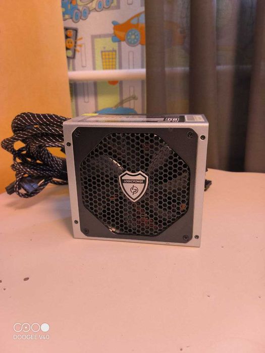 Блок живлення Logic Power 950w (80s) 8+6+6+2 pin - справний
