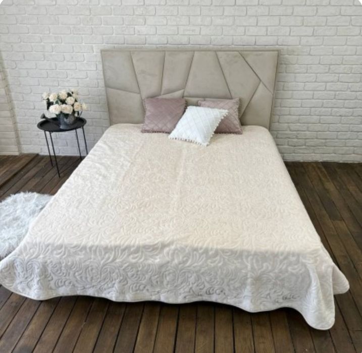 Однотонні пледи Cappone. 210x240. 4 кг. В валізці. Різні кольори.