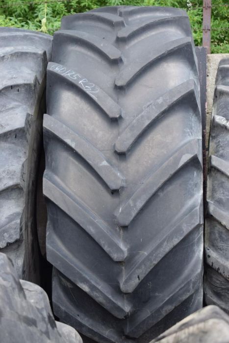 680/75 R32 opona używana