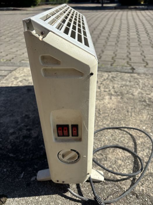 Grzejnik pokojowy elektryczny na 230v bardzo funkcjonalny ,szybko