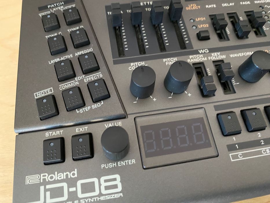Roland Boutique JD-08