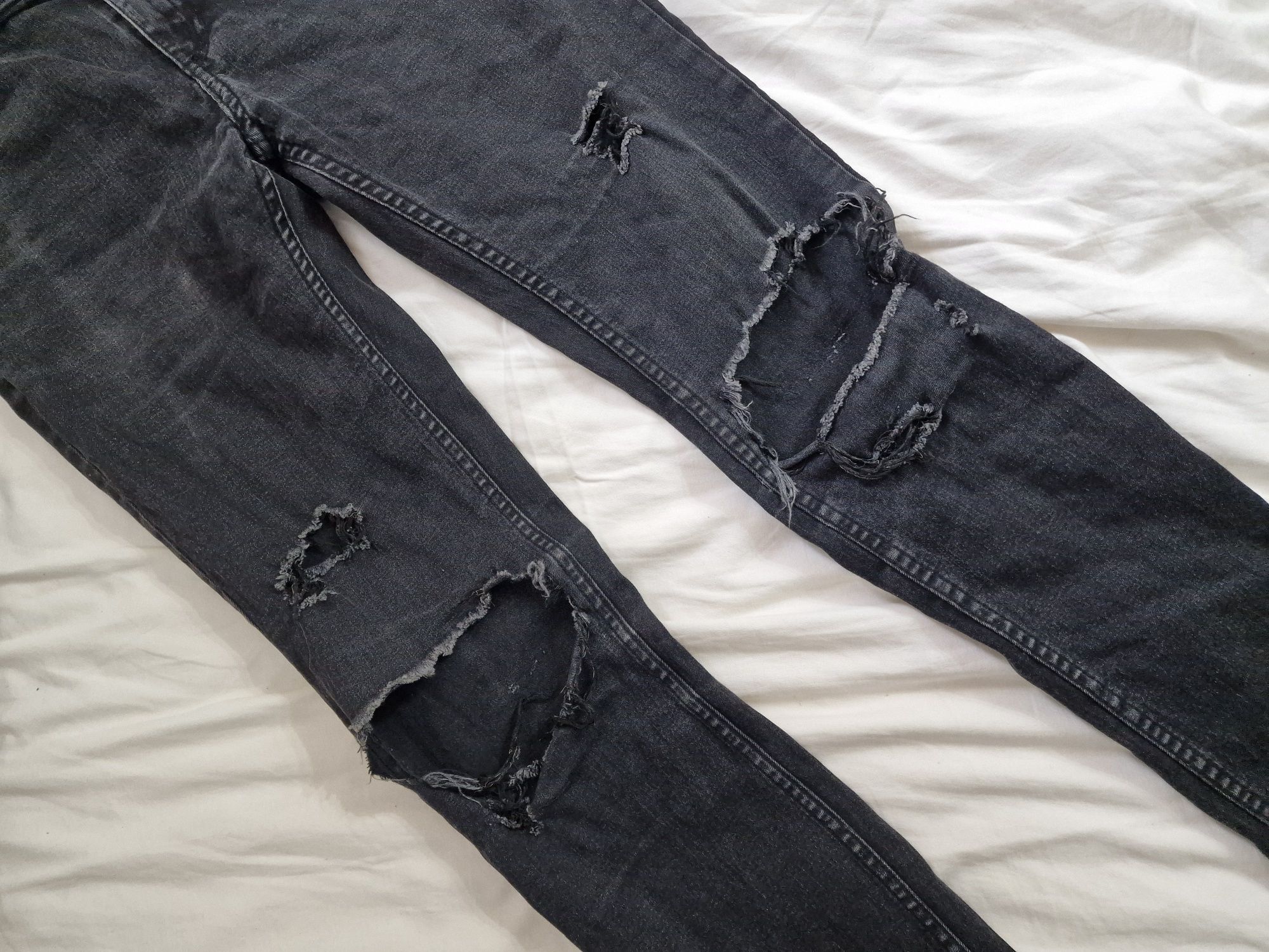 Męskie jeansy rurki z dziurami męskie spodnie jeansowe  super skiny H&
