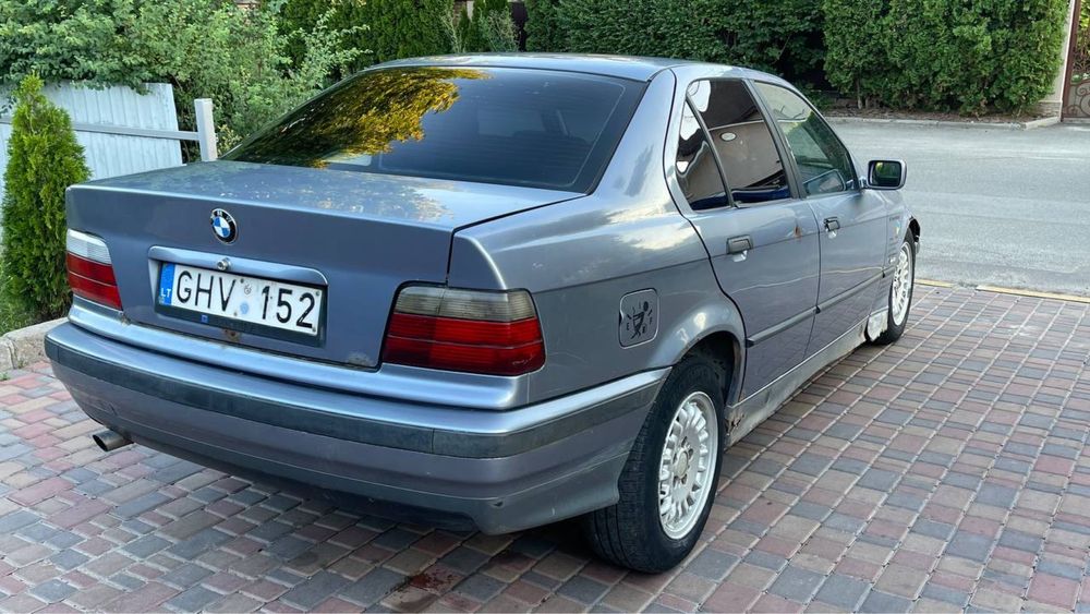 Bmw e36 1.8 avtomat на ходу