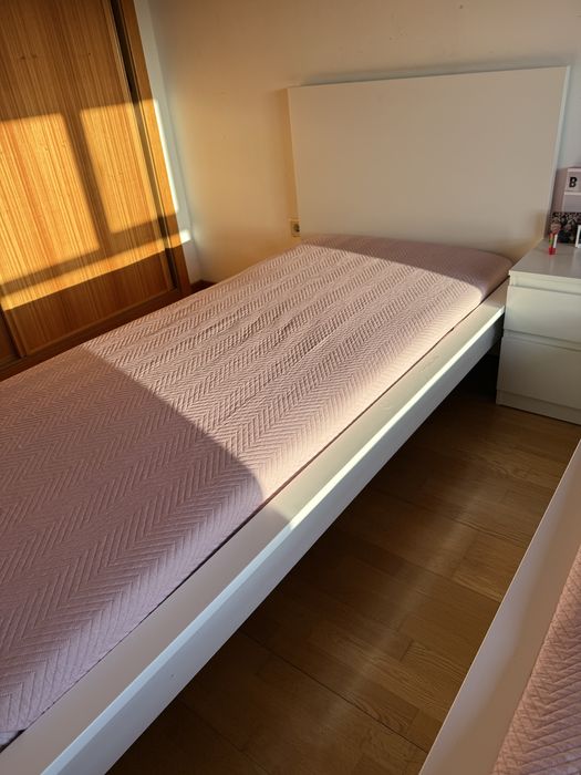 Cama malme com colchao