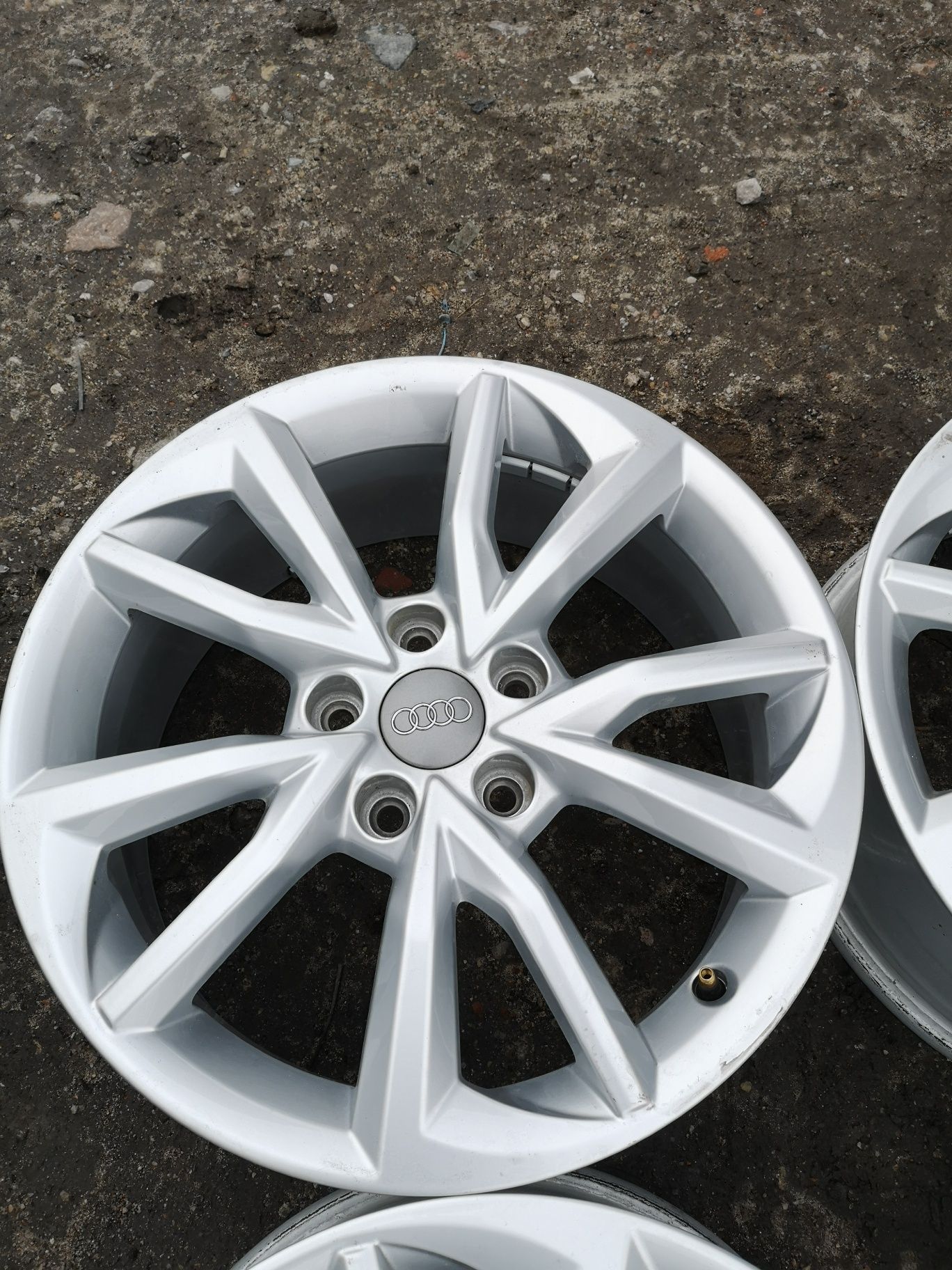 Felgi aluminiowe 5x112 17x7j et42 Audi VW Skoda