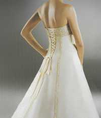 Vestido de noiva de alta costura em organza [36]