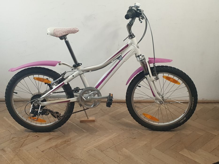 Rower dziewczęcy GIANT AREVA 2  koła 20" od 5 roku życia