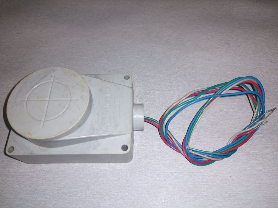 Безконтактный путевой выключатель  КВП-8,  КВП-16-IP47