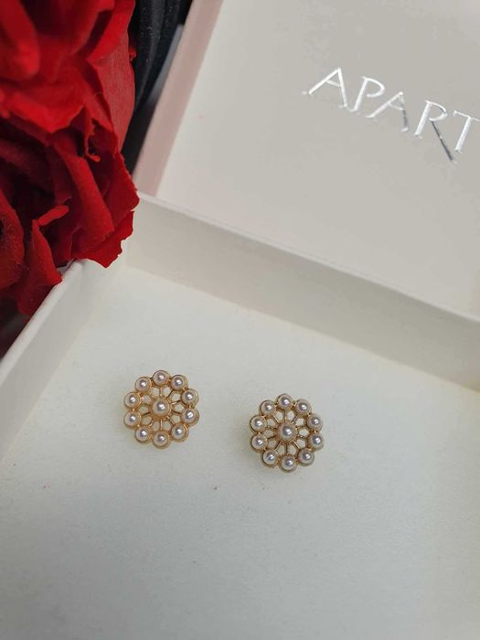 Złote kolczyki kółka wiszące eleganckie kobiece gwiazdki