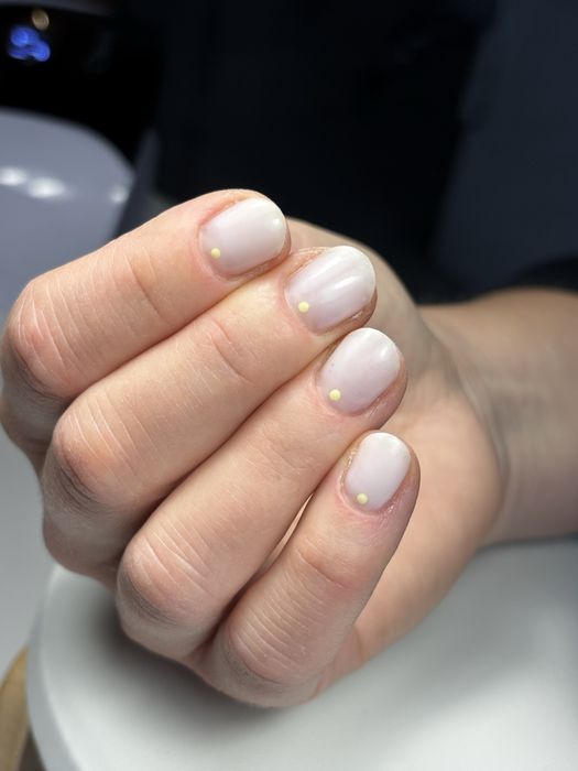 Manicure hybrydowy lub żelowy z parafiną