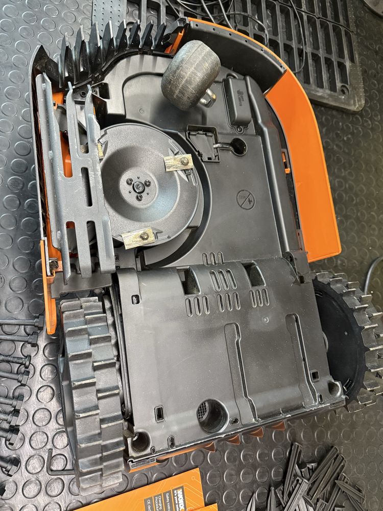 Robot koszacy Worx Wr141E
