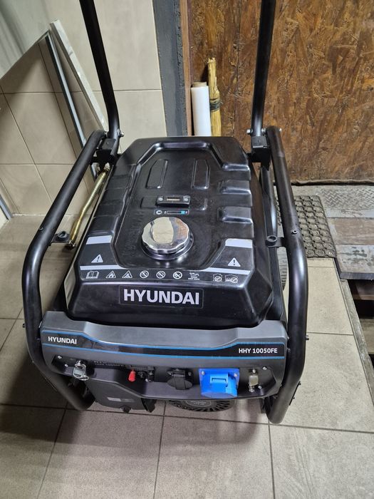 Продам бензиновий генератор Hyundai 10500FE