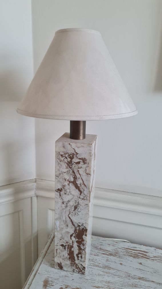 Lampa marmurowa stojąca