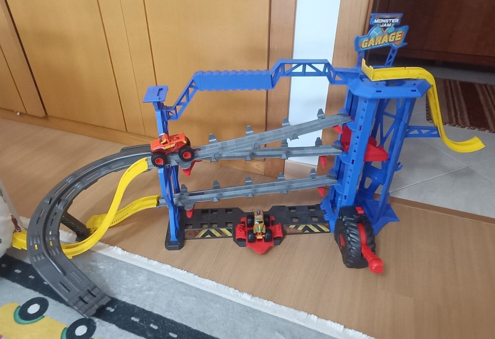 Pista Carros Monster Jam