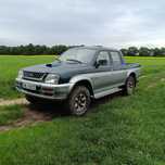 Mitsubishi L200(uszkodzone)