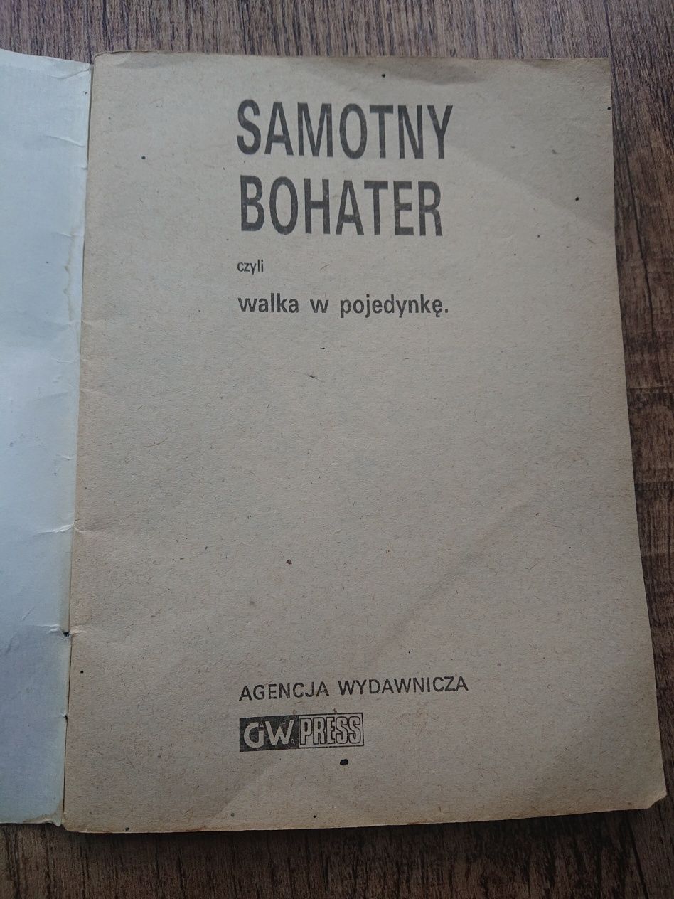 Samotny bohater, czyli „walka w pojedynkę” komiks