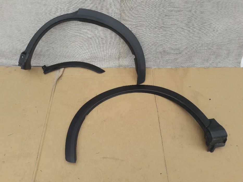 LISTWA BLOTNIKA LEWY TYL ECLIPSE CROSS 7400A511 5757A541