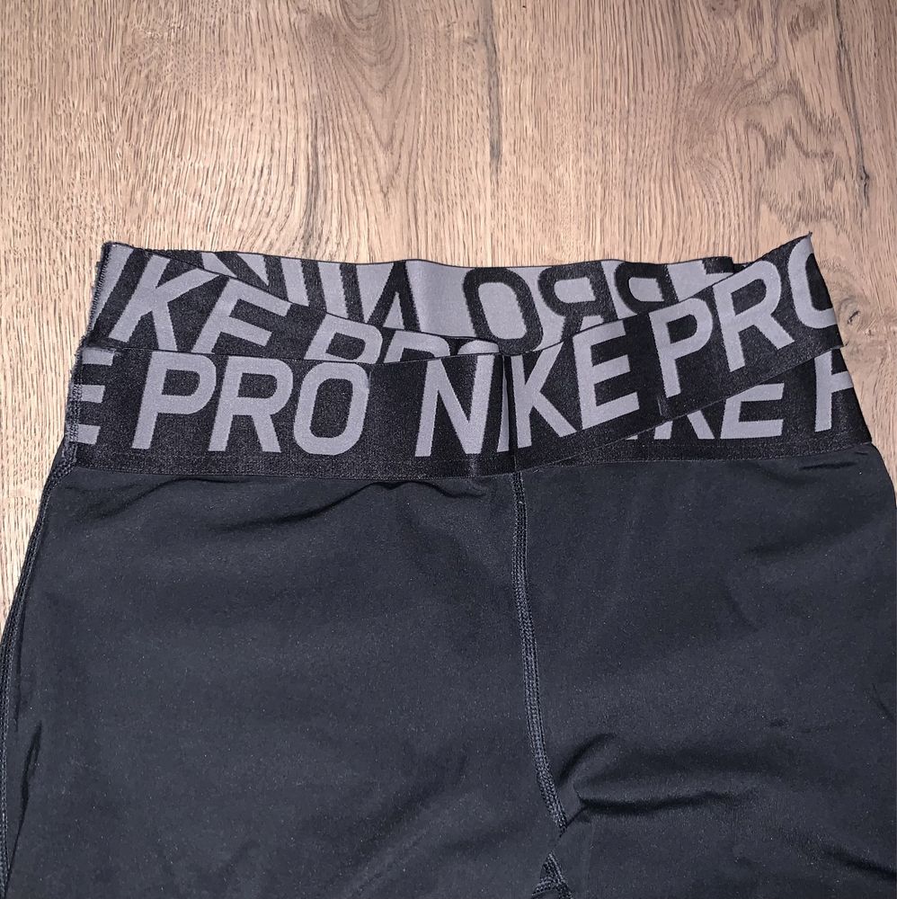 Спортивные Лосины Nike Pro, есть в размере S, M, L.