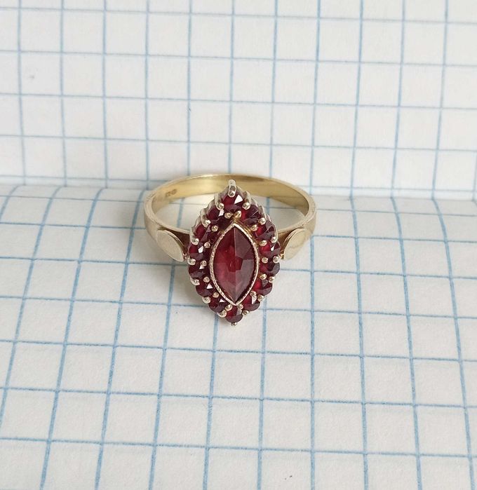 Вінтажне Срібне кольцо перстень Позолота. Натуральний гранат. Вінтаж
