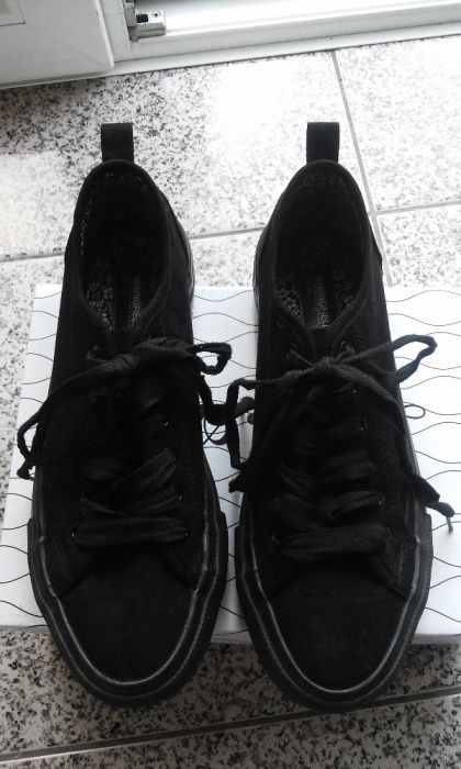 Sapatilhas pretas Springfield