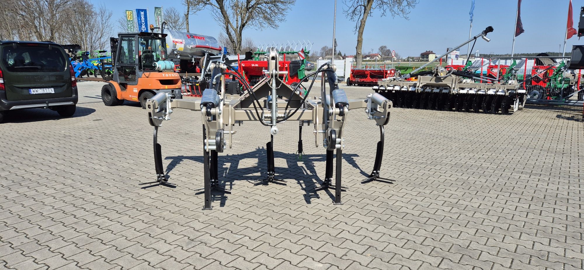 KBOI300 Rolex Kultywator bezorkowy z możliwością agregacji Agro-Lift