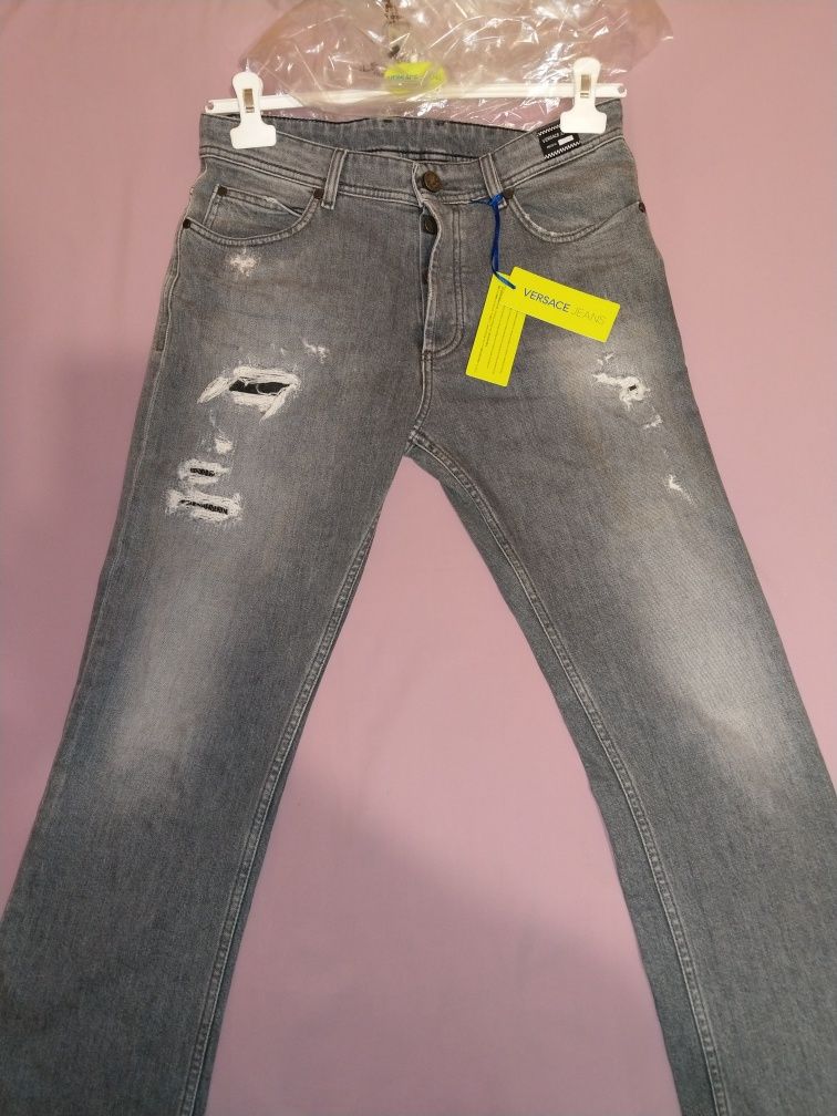Spodnie męskie Versace Jeans.