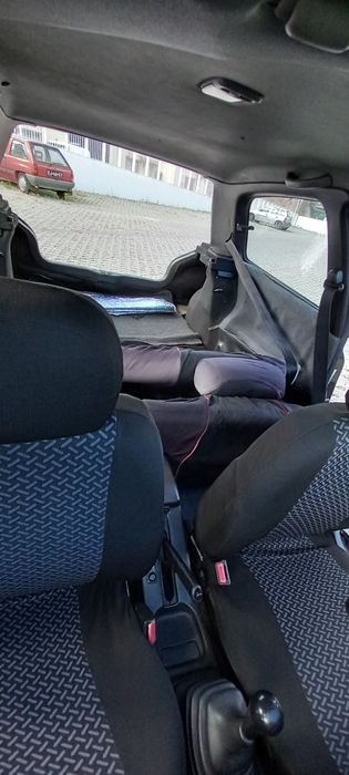 Nissan Sunny 2.0 dlx Hatchback (diesel)