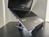 Suporte para PC ajustável