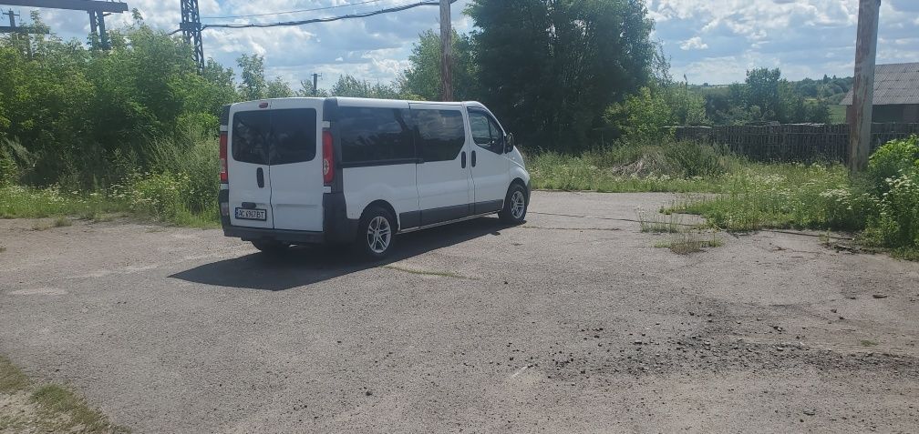 Opel Vivaro 2.0 пасажир