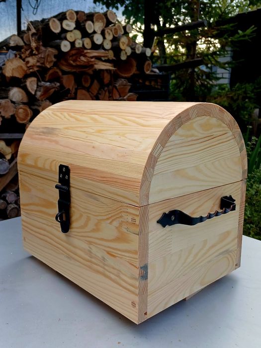 Сундук дерев'яний