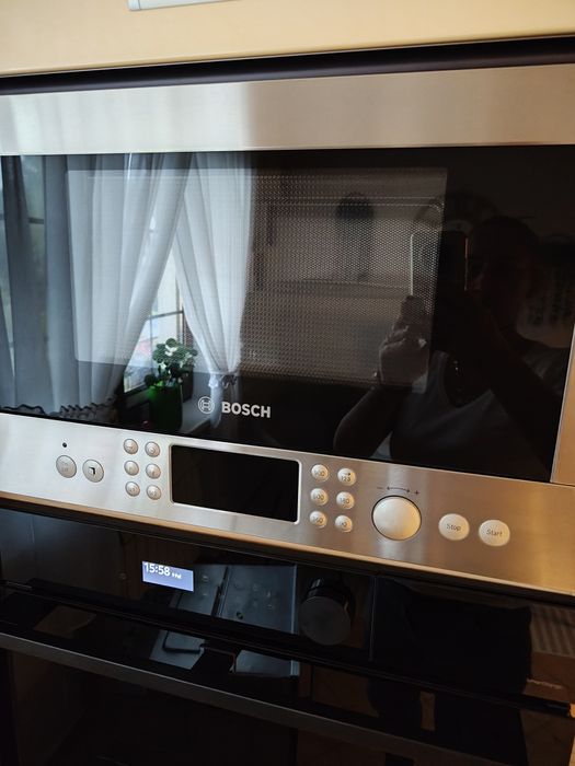 Mikrofalówka do zabudowy.