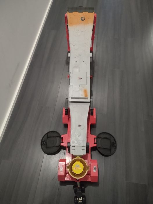 Pista hot Wells/camião Monster Truck