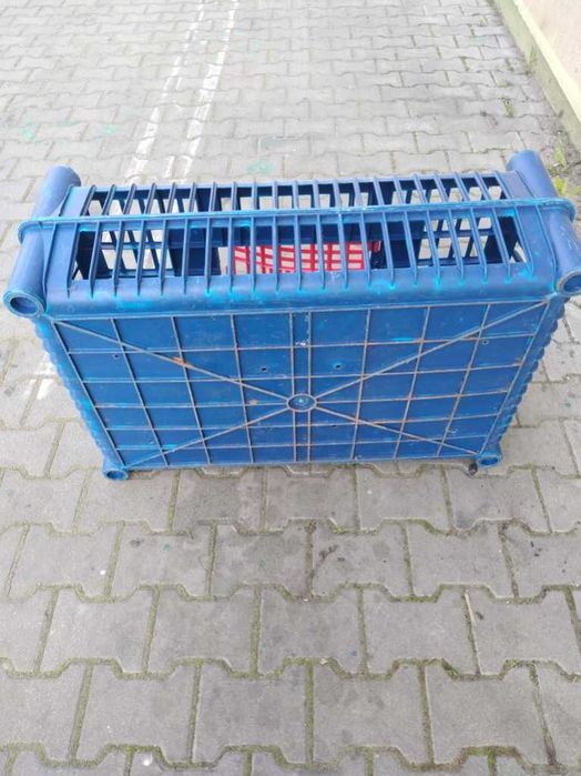 Skrzynki, klatki, pojemniki do transportu drobiu żywego, kur, kaczek