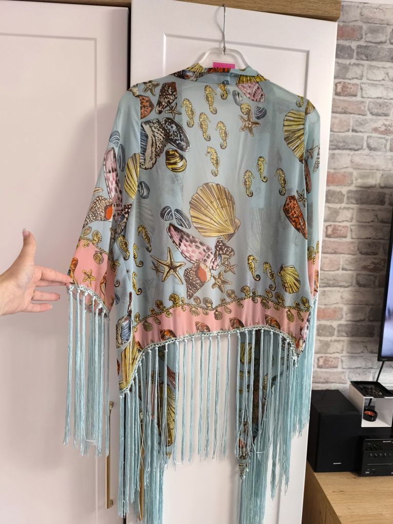 Zjawiskowe kimono/ narzutka z frędzlami – Urmoda, rozmiar S (36)