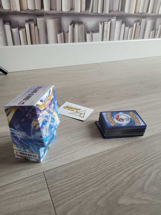 Sprzedam 75 Kart Pokemon