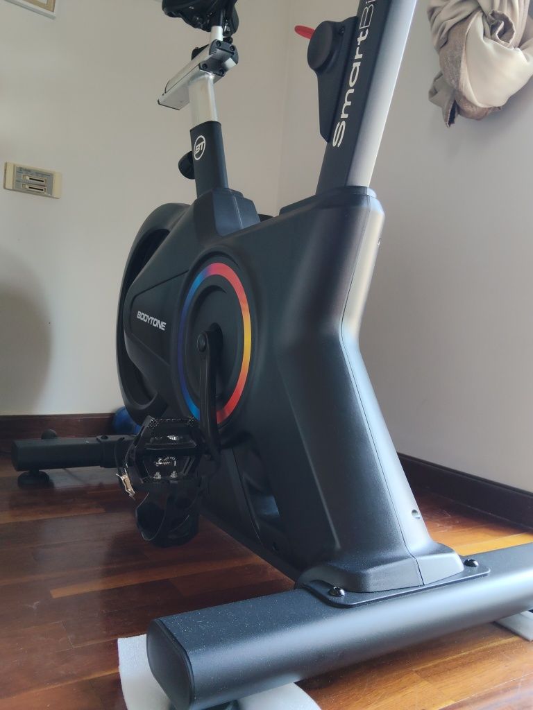 Bicicleta estática inteligente NOVA