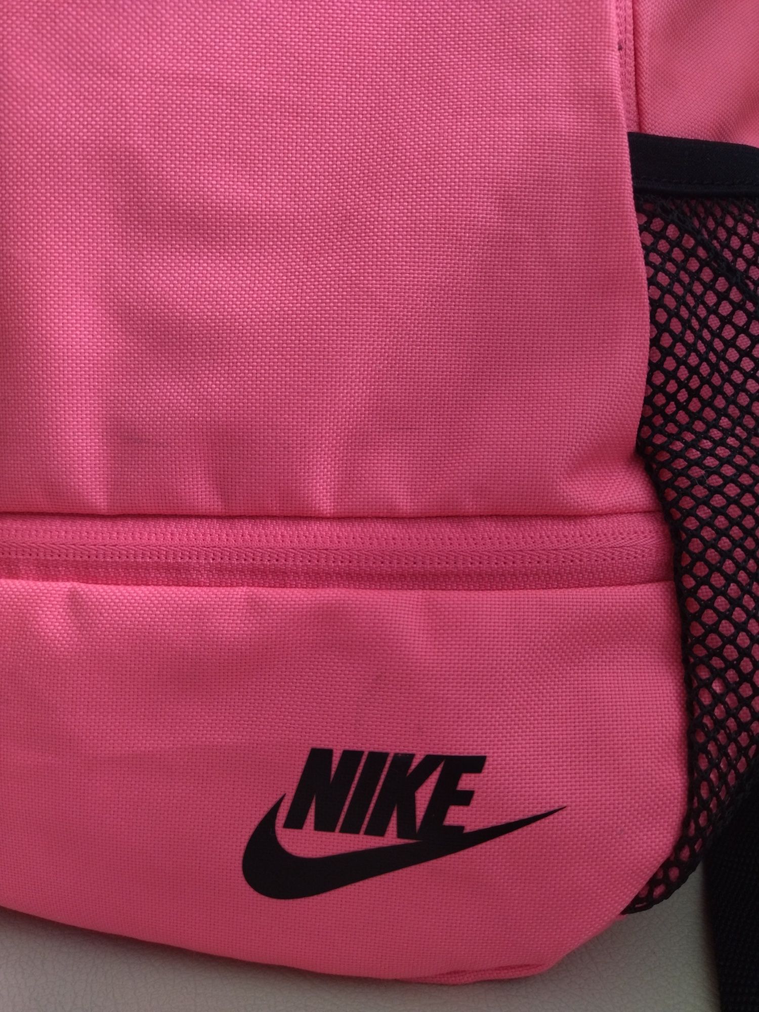Plecak Nike neonowy róż